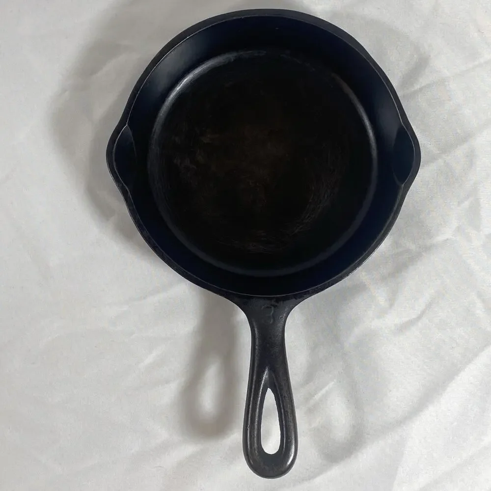 Vintage Wagner Ware Sidney -O- 1053L #3 Cast Iron Skillet 6.5